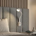 Ladowanie-telefonu-z-lampki-nocnej-USB-C--funkcjonalne-oswietlenie-meblowe-bialy-mat.webp